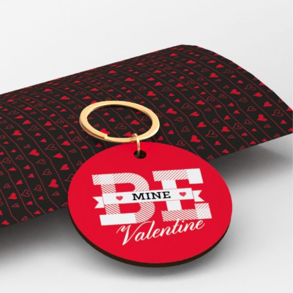 Ξύλινο μπρελόκ με εκτυπωμένο λογότυπο Be mine valentine & ασορτί κουτί