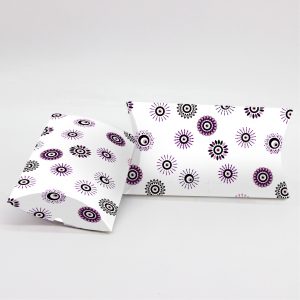 Κουτί Pillow Box 3x8x13cm τυπωμένο με ταπετσαρία μωβ ματάκια